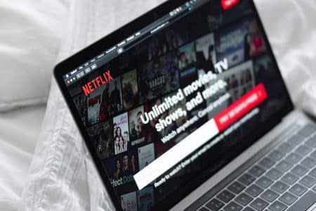 Top 10 mini-séries Netflix 2025: incontournables!